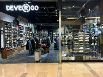 DEVERGO & FRIENDS-ARÉNA PLÁZA