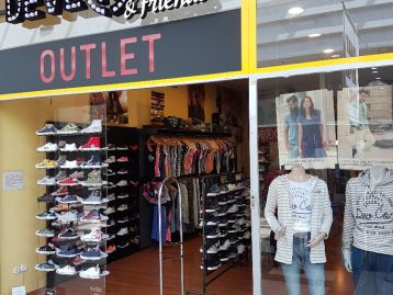 DEVERGO & FRIENDS-PÉCS PLÁZA