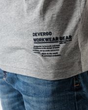 SZÜRKE FÉRFI UJJATLAN TRIKÓ