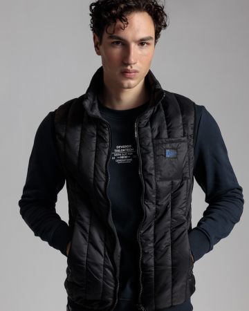 FEKETE FÉRFI MELLÉNY 1D24SS7003SL1600