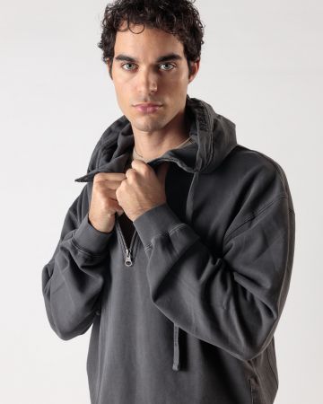 SZÜRKE FÉRFI KAPUCNIS FELSŐ 1D24FW4079LS0706