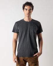 BLACK MEN'S T-SHIRT