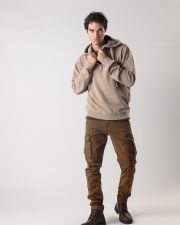 SZÜRKE FÉRFI KAPUCNIS FELSŐ