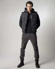 FEKETE FÉRFI RÖVID MELLÉNY