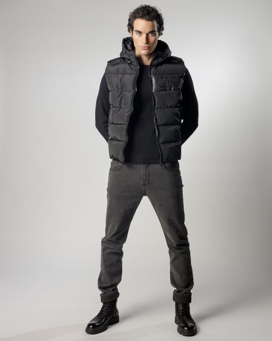 FEKETE FÉRFI RÖVID MELLÉNY 1D24FW7008SL1600