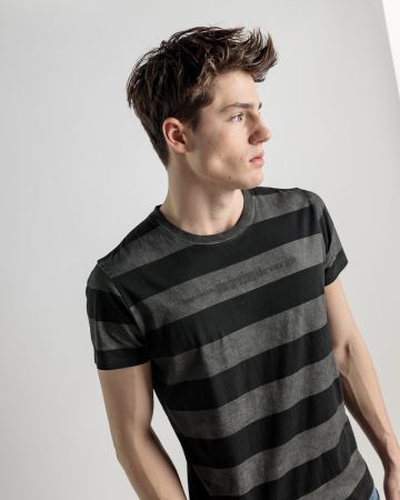 SZÜRKE FÉRFI RÖVID UJJÚ PÓLÓ 1D25SS4045SS0123