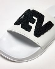 FEHÉR NŐI PAPUCS - CARAVELLA FROTTY