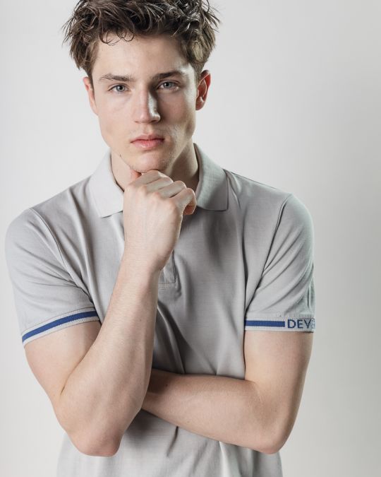 SZÜRKE FÉRFI RÖVID UJJÚ PÓLÓ 1D25SS4011SS2405