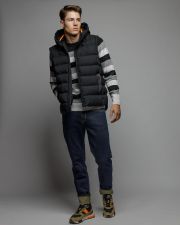 FEKETE FÉRFI KAPUCNIS MELLÉNY