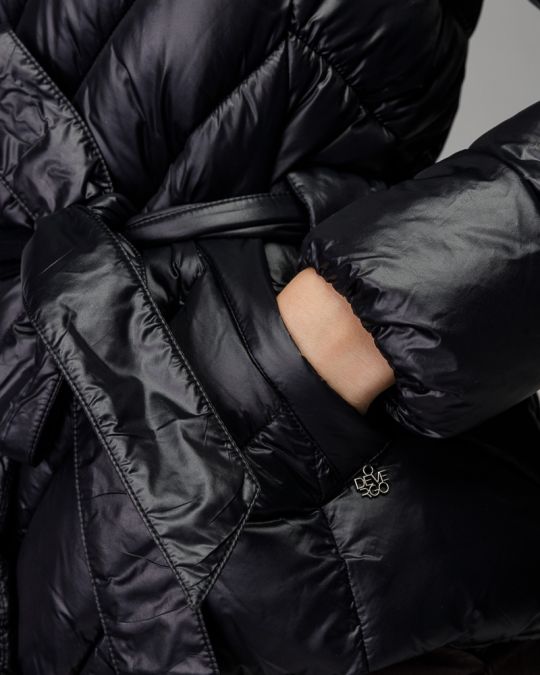 FEKETE NŐI RÖVID KABÁT 2D25FW3574KA1600