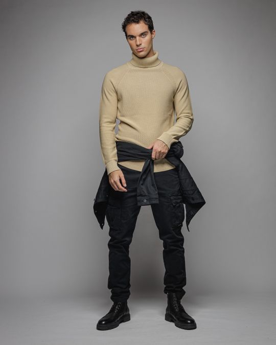 SZÜRKE FÉRFI KÖTÖTT GARBÓ PULÓVER 1D25FW6017LS1101