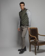 SZÜRKE FÉRFI CSÍKOS KÖTÖTT PULÓVER