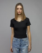 BLACK WOMEN'S SHORT SLEEVE T-SHIRT