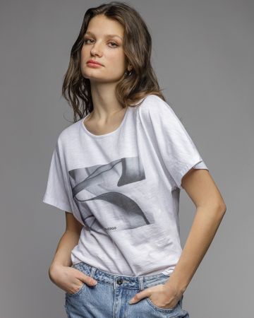FEHÉR NŐI RÖVID UJJÚ PÓLÓ 2D26SS4537SS0105