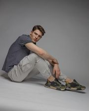 GREY MEN'S CHINO PANTS