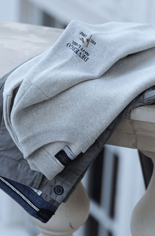 26 Devergo Navy Label