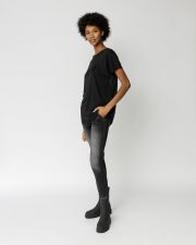 BLACK WOMEN'S ROUND NECK T-SHIRT