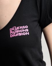 BLACK WOMEN'S T-SHIRT