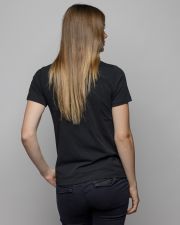 FEKETE NŐI V-NYAKÚ RÖVID UJJÚ PÓLÓ