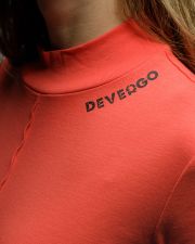 KORÁL NŐI HOSSZÚ UJJÚ GARBÓ PÓLÓ