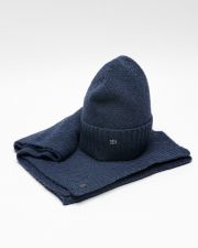 KÉK NŐI KÖTÖTT SAPKA