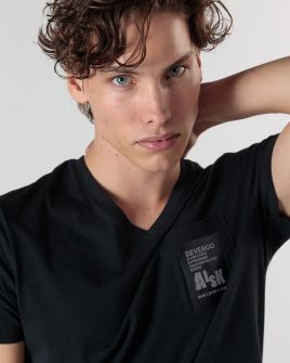 FEKETE FÉRFI RÖVID UJJÚ PÓLÓ 1D24FW4025SS0105