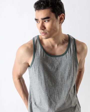 SZÜRKE FÉRFI UJJATLAN TRIKÓ 1D23SS4012SL0105