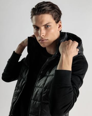 FEKETE FÉRFI MELLÉNY 1D25SS7000SL1600